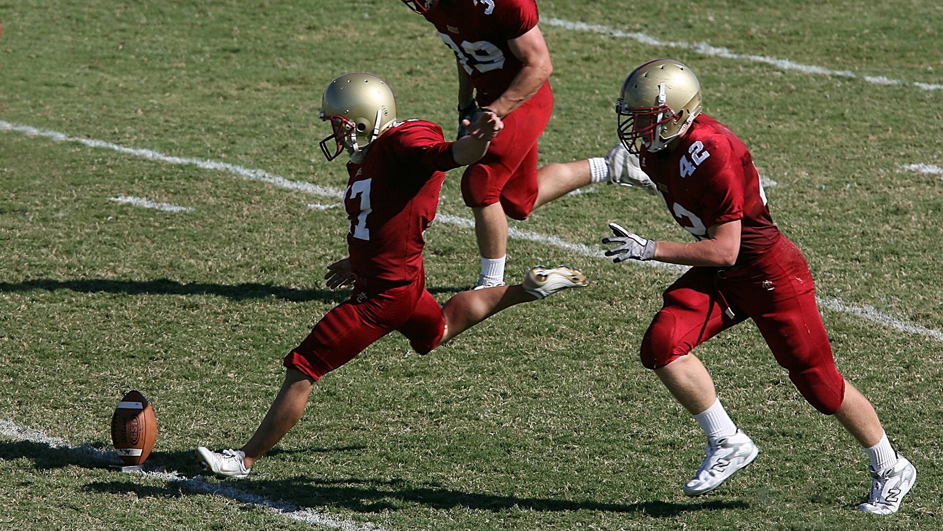 德甲强队对垒：攻防转换中的策略较量，德甲打法